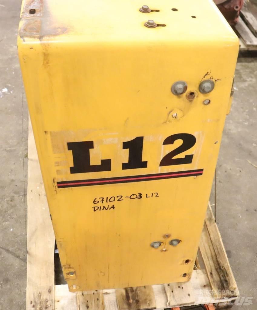 Ljungby L 12 Cabine si interior