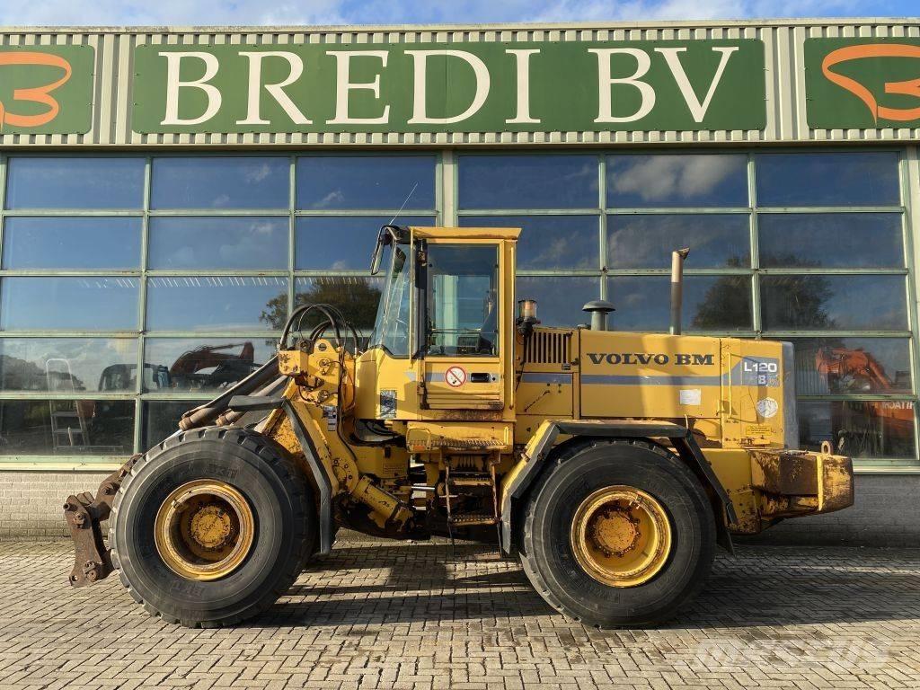 Volvo BM L 120 B Incarcator pe pneuri