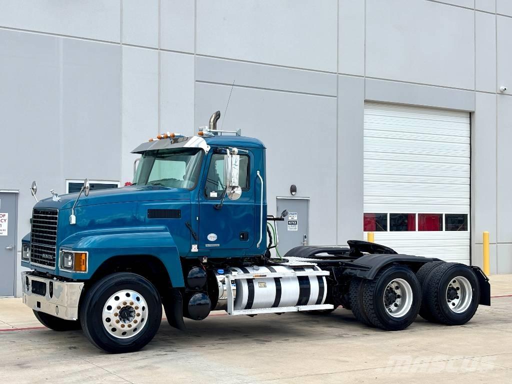 Mack Pinnacle Autotractoare