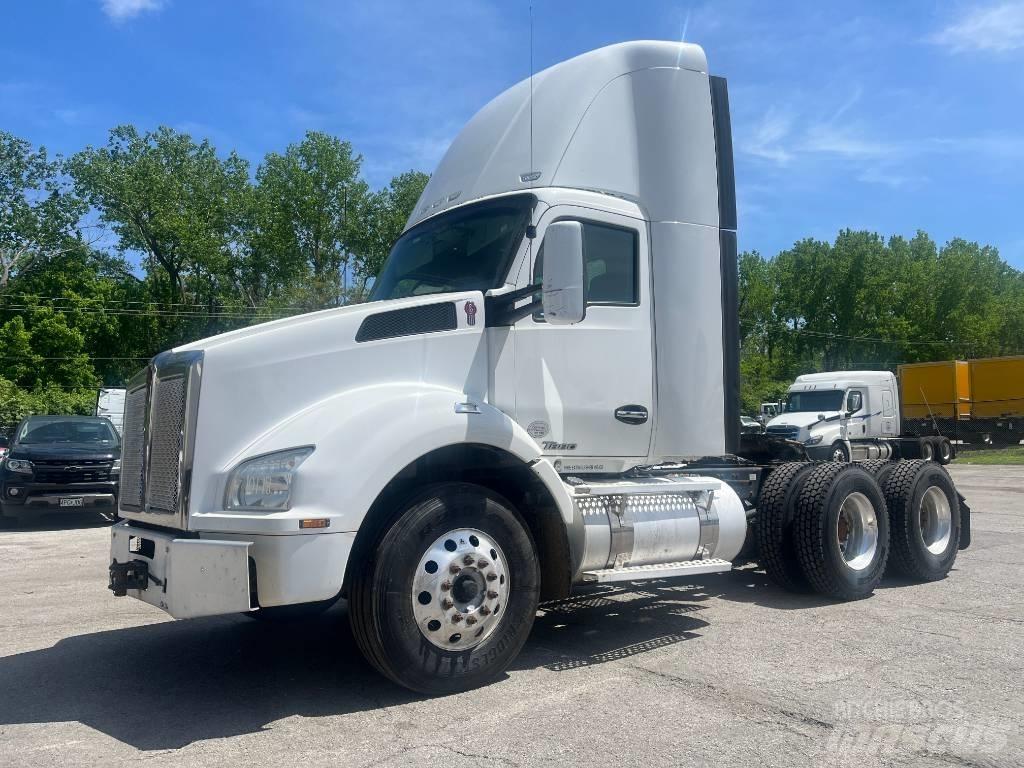Kenworth T 880 Autotractoare