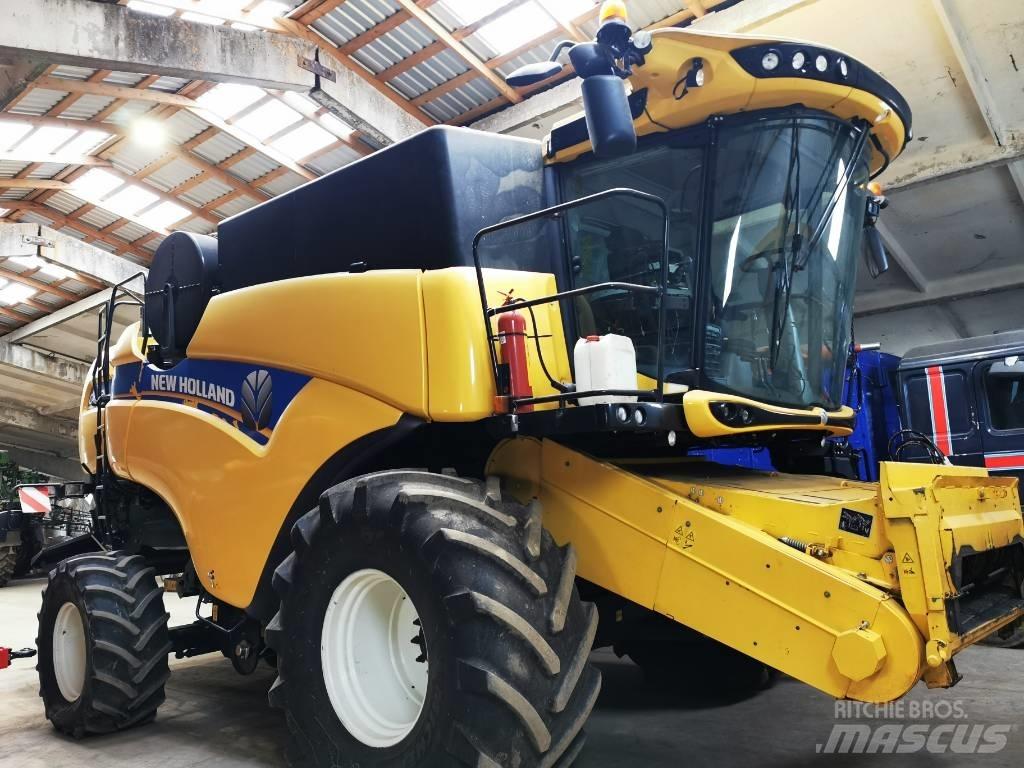 New Holland CX 8.90 Combine de secerat