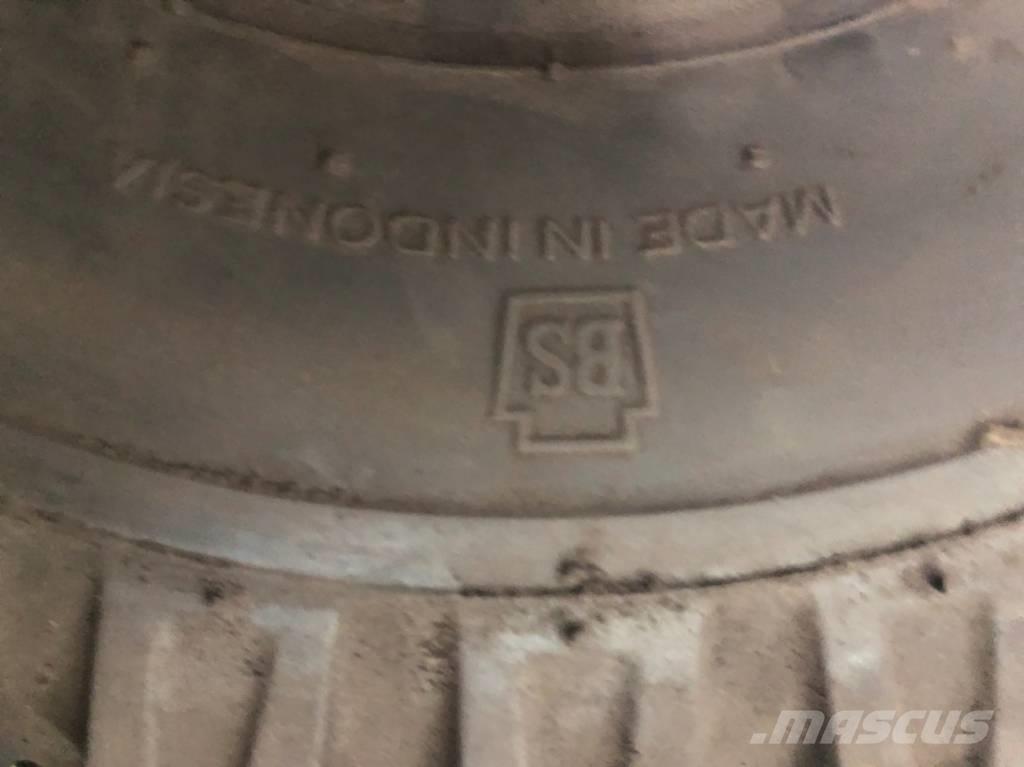 Bridgestone 21x8-9 Anvelope, roti si jante