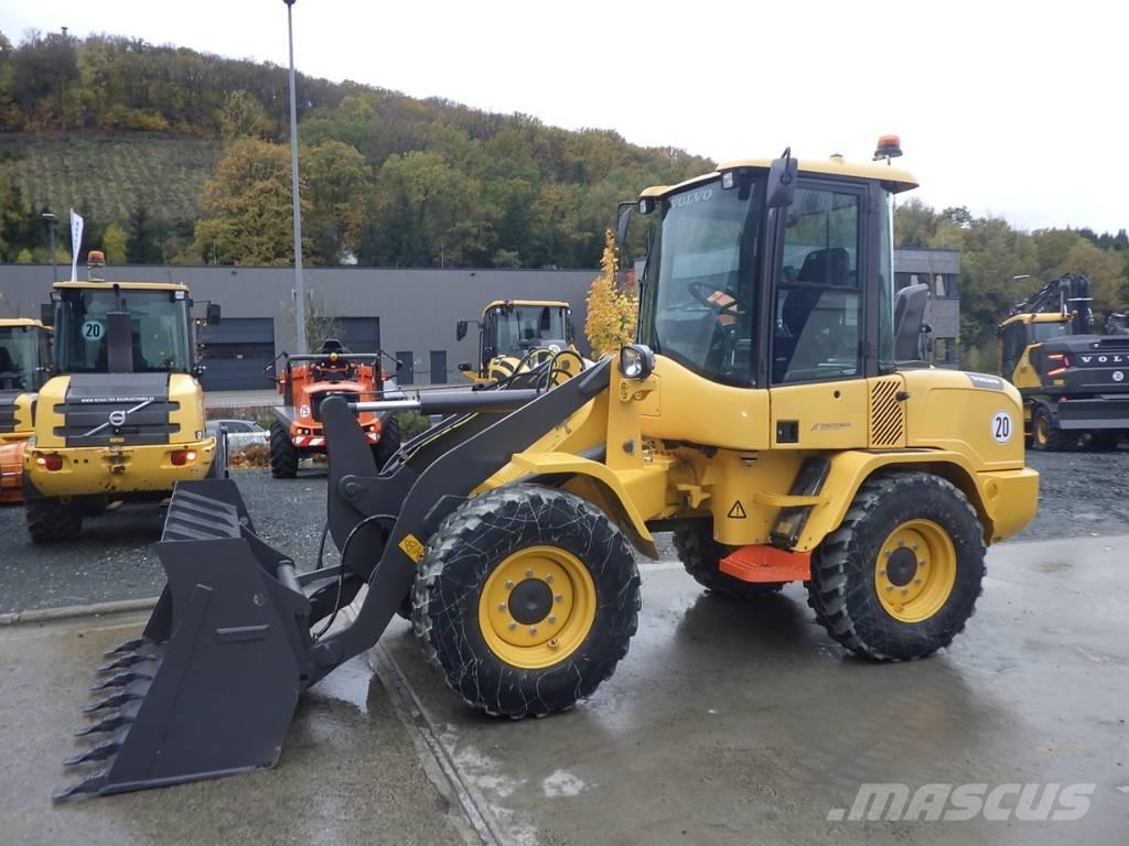 Volvo L 30 G Incarcator pe pneuri