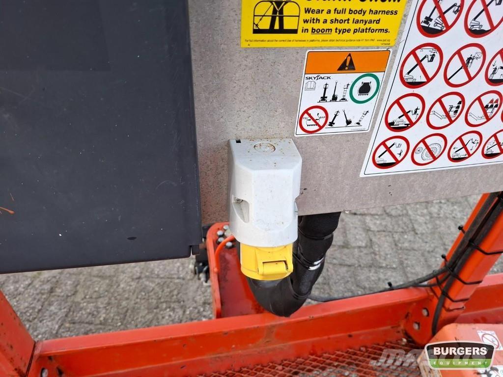 SkyJack SJ85 AJ Nacele cu brat articulat