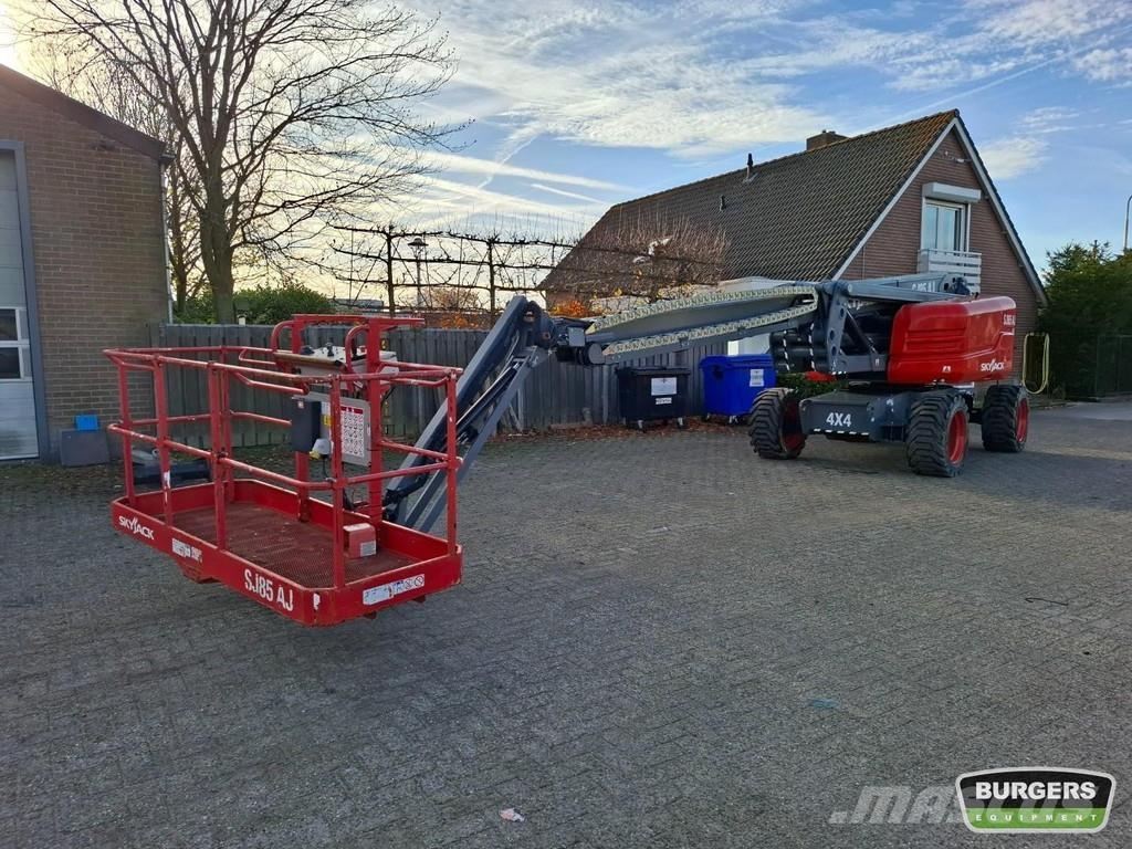 SkyJack SJ85 AJ Nacele cu brat articulat