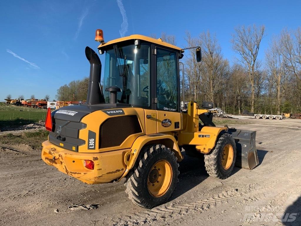 Volvo L 30 G Incarcator pe pneuri