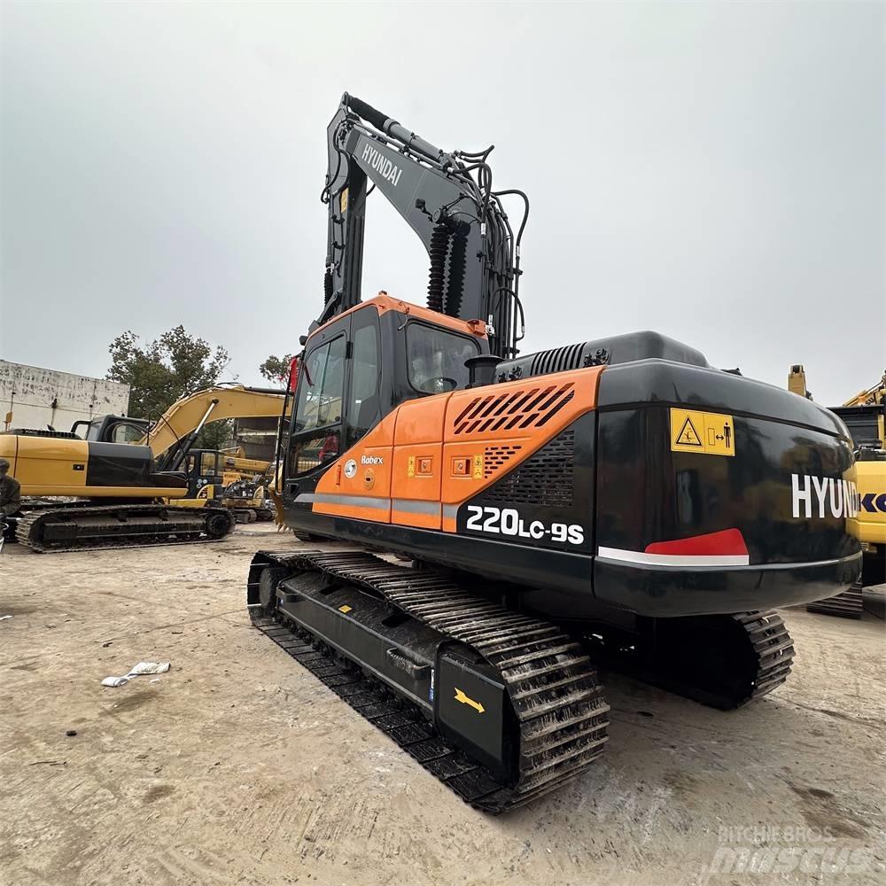 Hyundai R220LC-9S Excavatoare pe șenile
