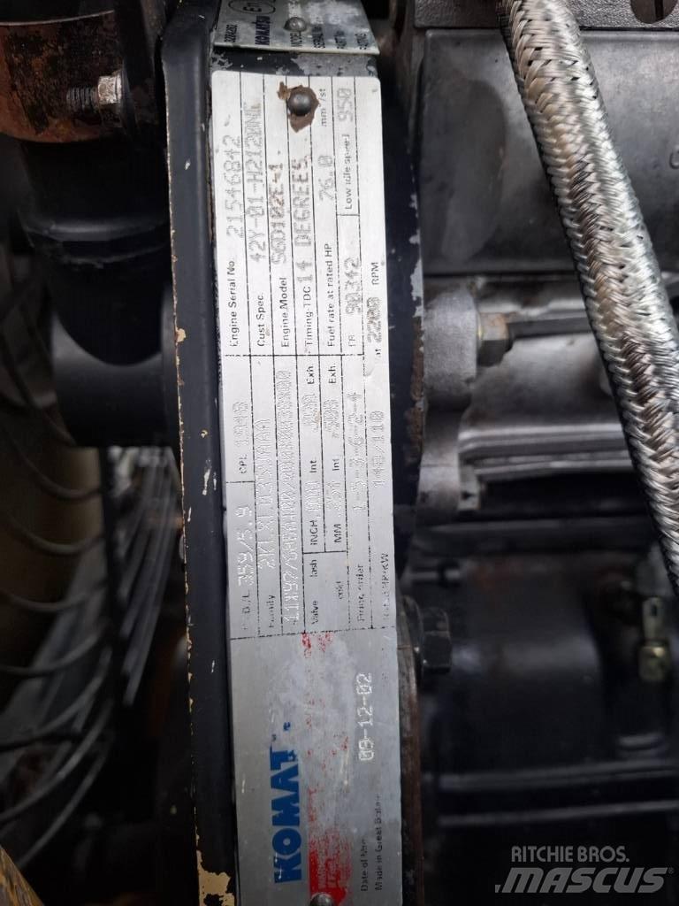 Komatsu WA 270-3 Incarcator pe pneuri