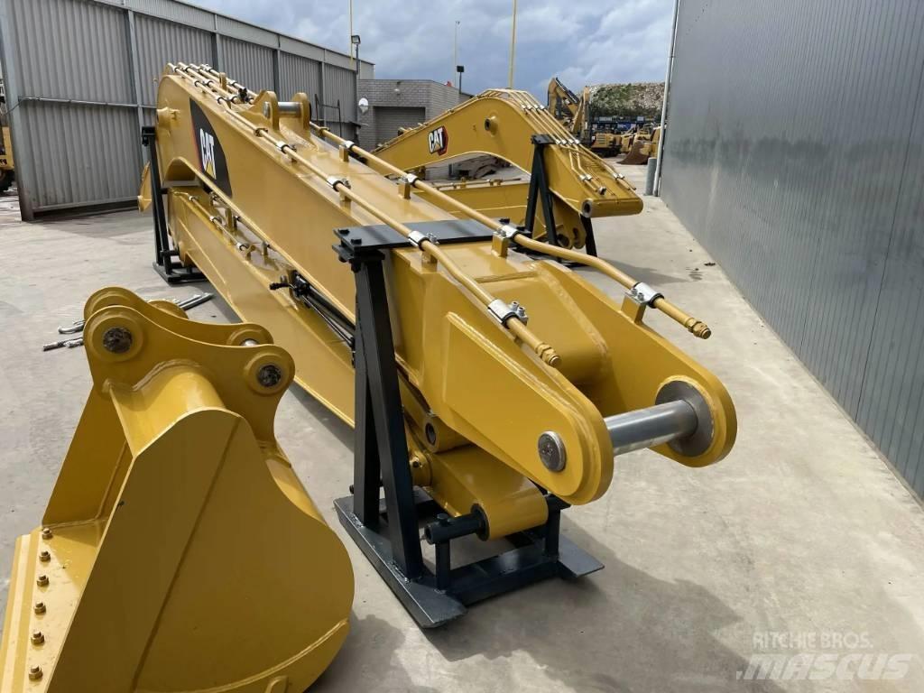 CAT 323D 15m Set Excavator