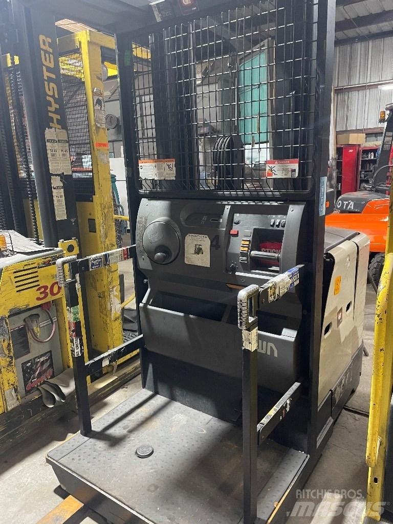 Crown Order Picker Stivuitor electric