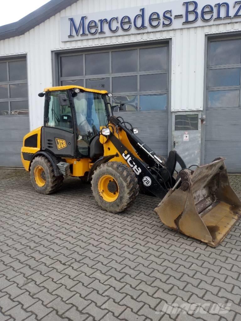 JCB 406 Incarcator pe pneuri