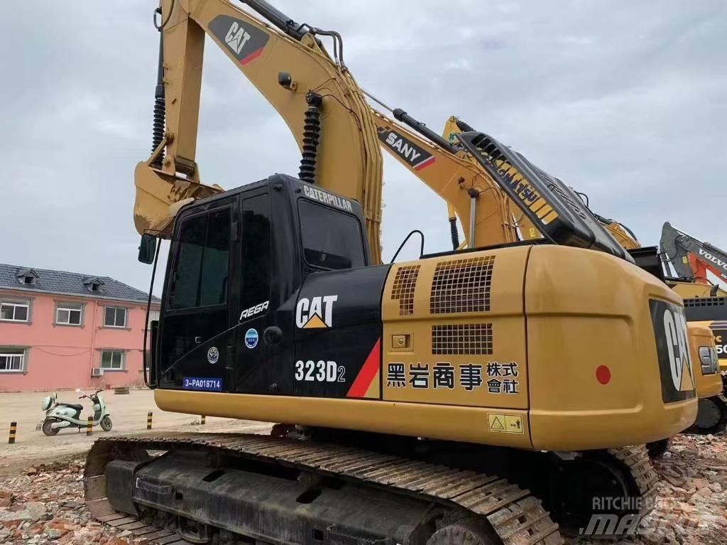 CAT 323 D L Excavatoare pe șenile
