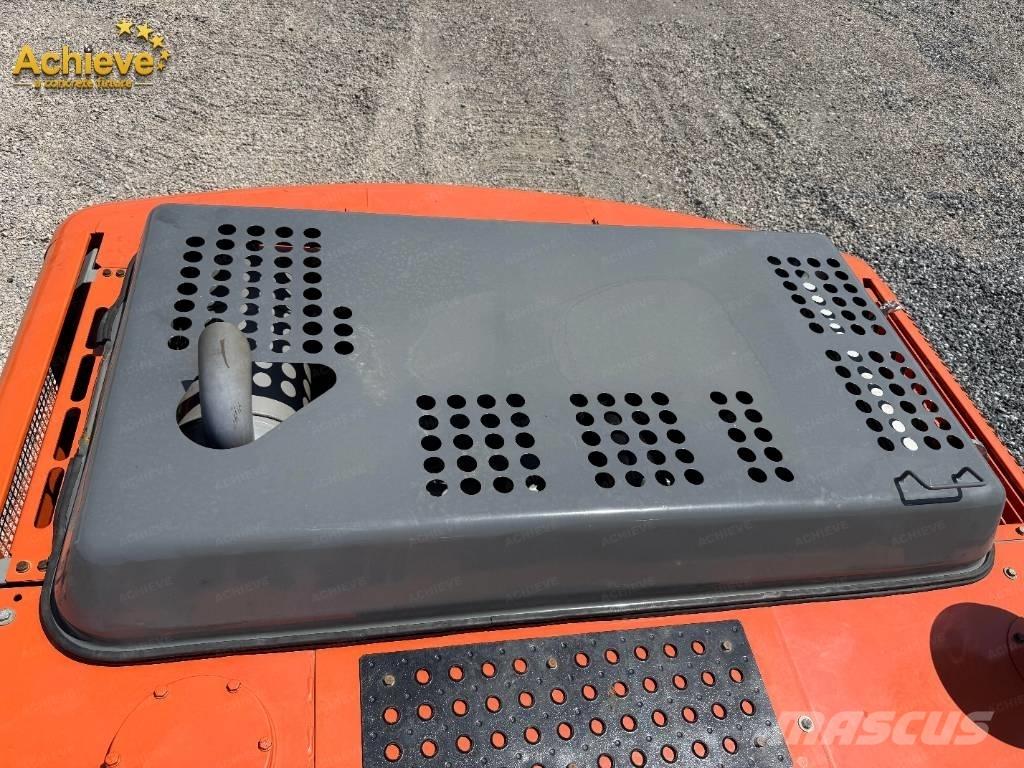 Hitachi ZX 210 Excavatoare pe șenile
