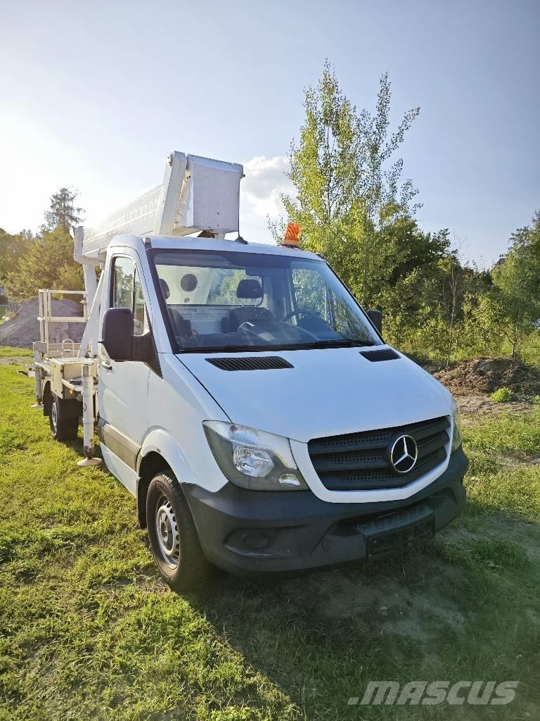 Palfinger P 250 BK Platforme aeriene montate pe camion