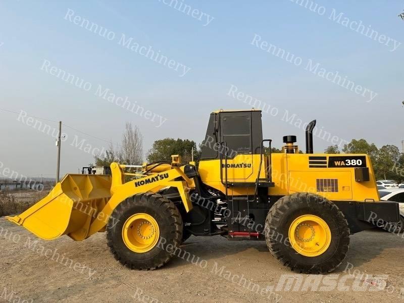 Komatsu WA380 Incarcator pe pneuri