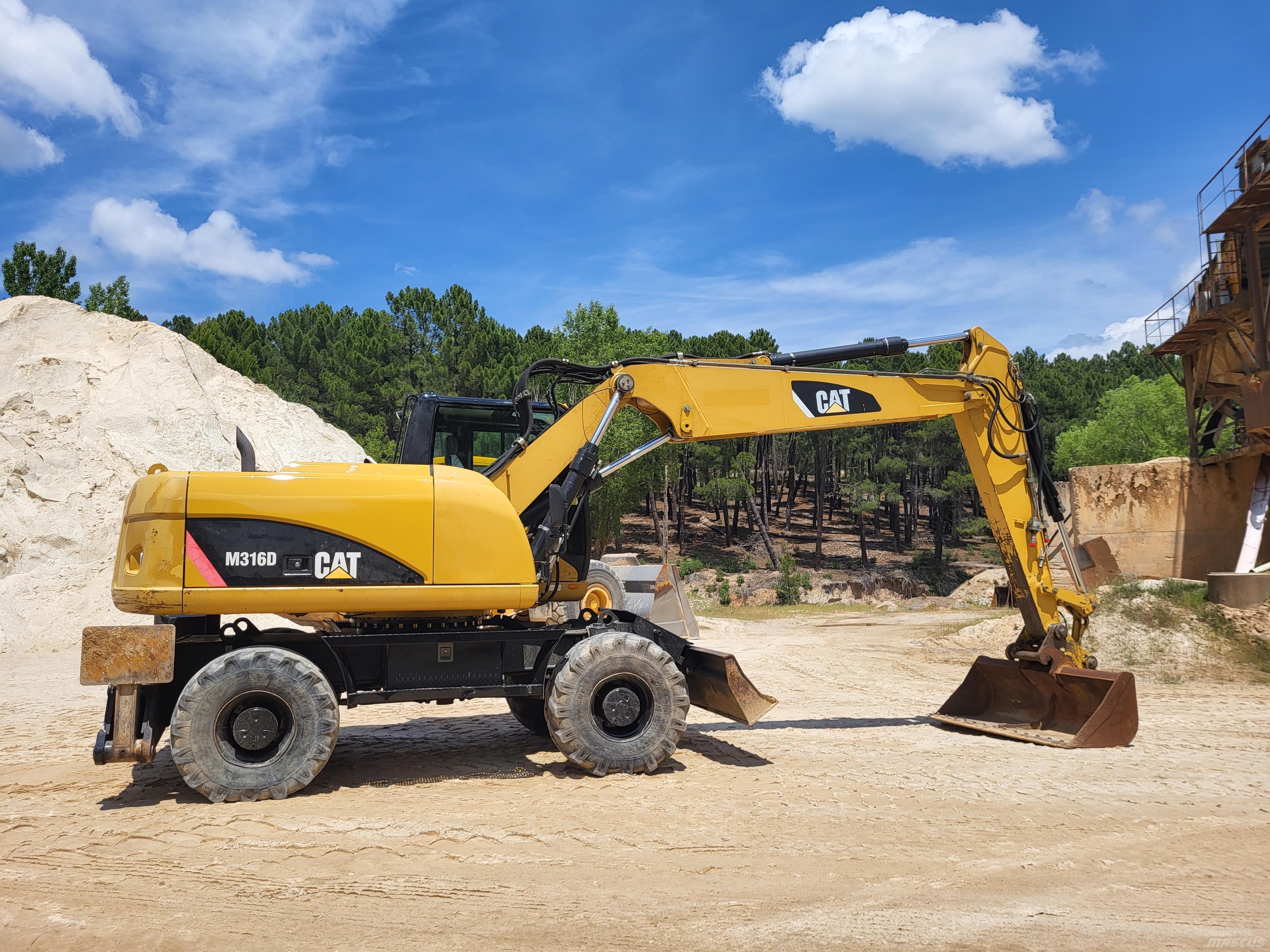 CAT 316d Excavatoare cu roti