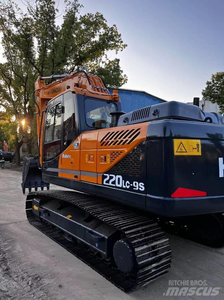 Hyundai 220LC-9S Excavatoare pe șenile
