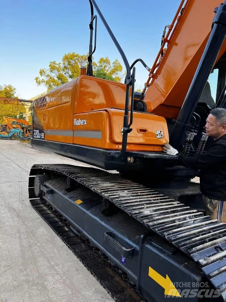 Hyundai 220LC-9S Excavatoare pe șenile
