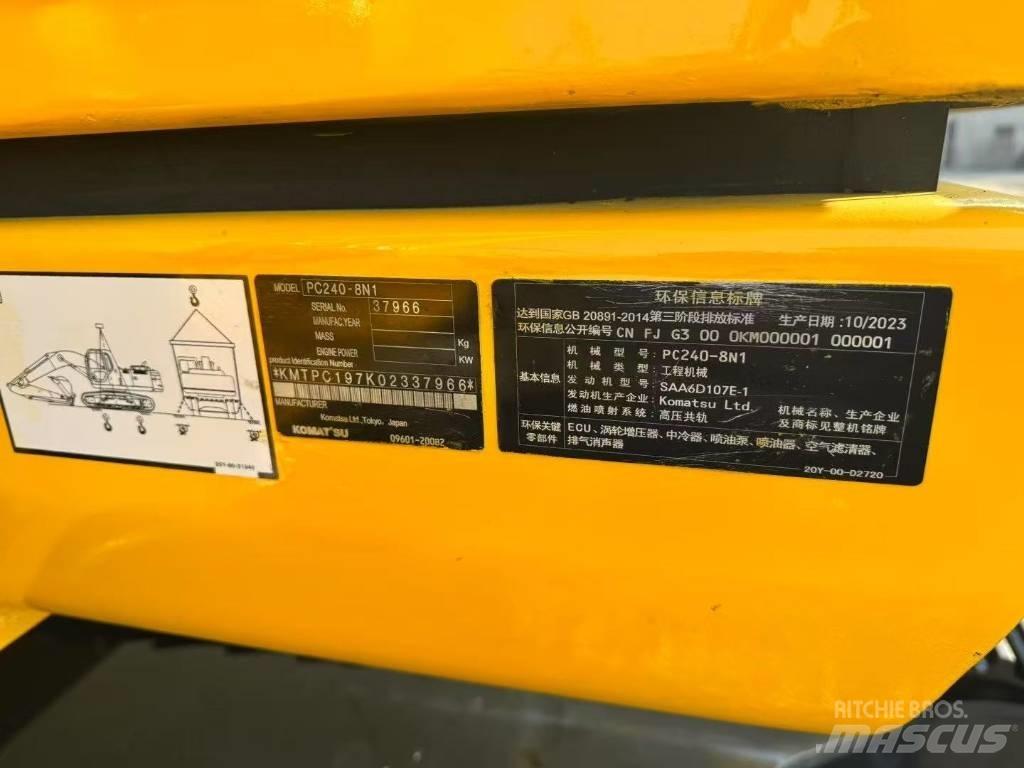 Komatsu 240-8N1 Excavatoare pe șenile

