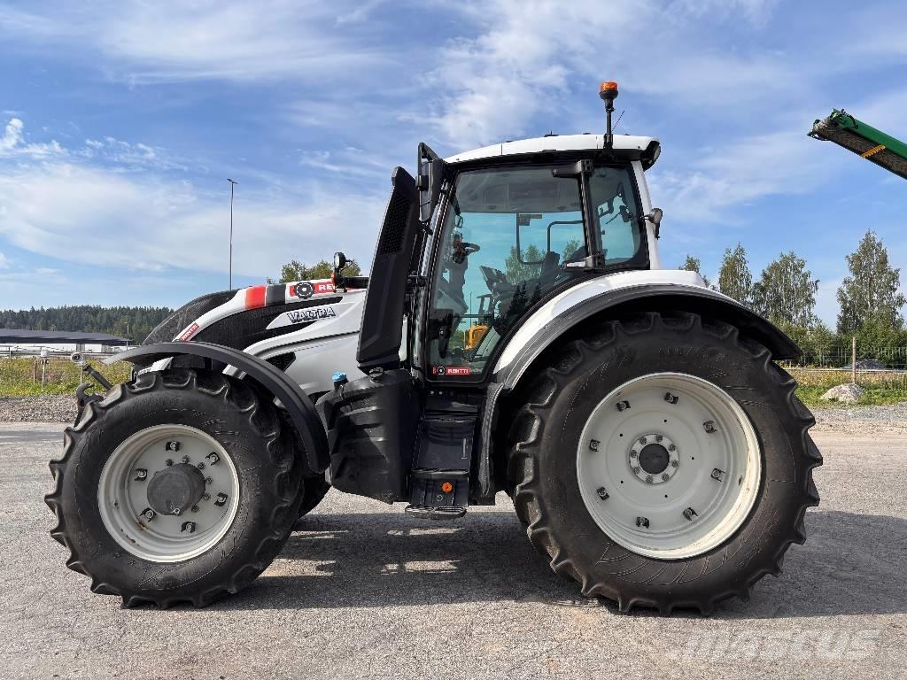 Valtra T215 Versu Tractoare