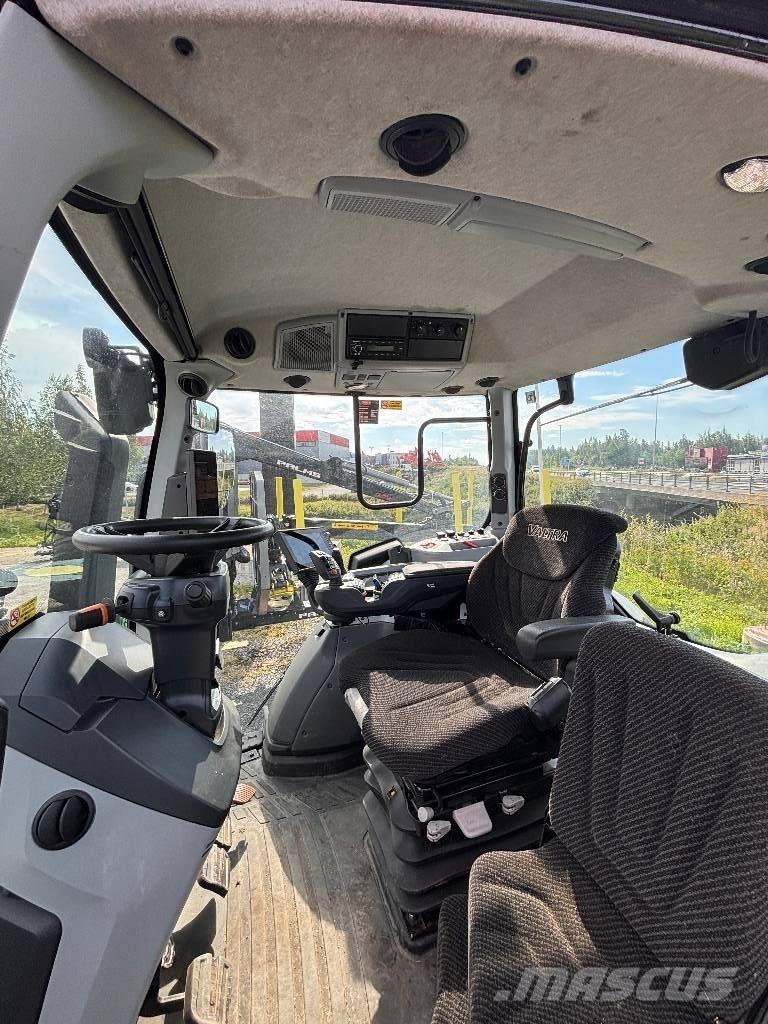 Valtra T215 Versu Tractoare