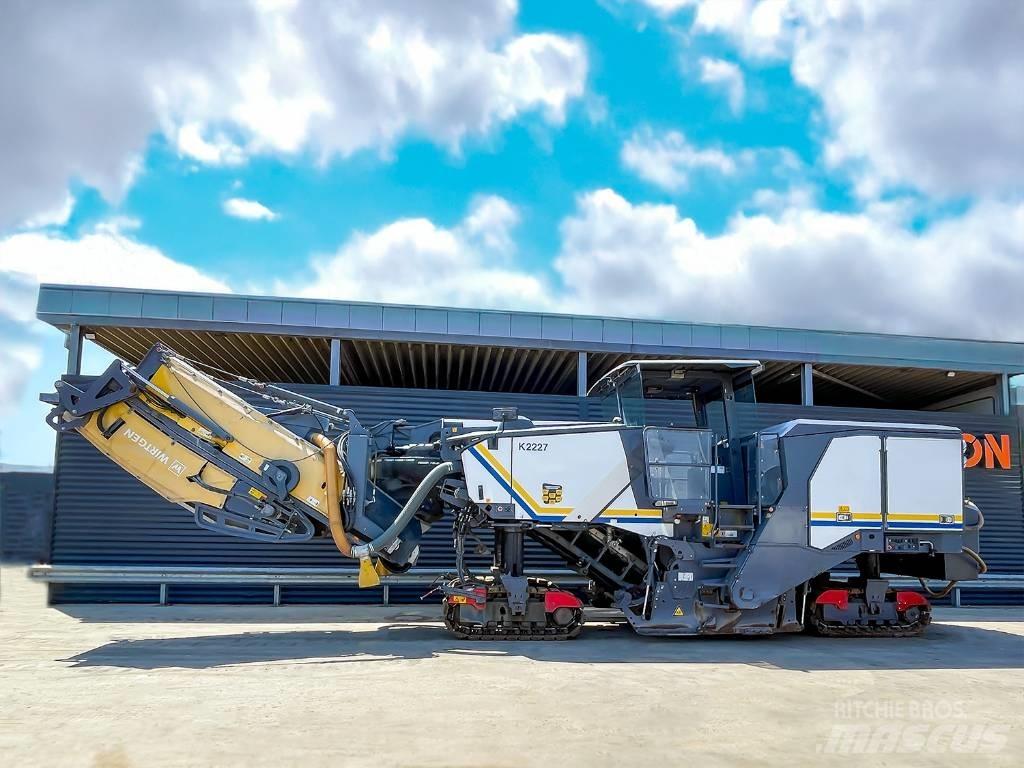 Wirtgen W 220 FI Utilaje asfalt cu freze reci