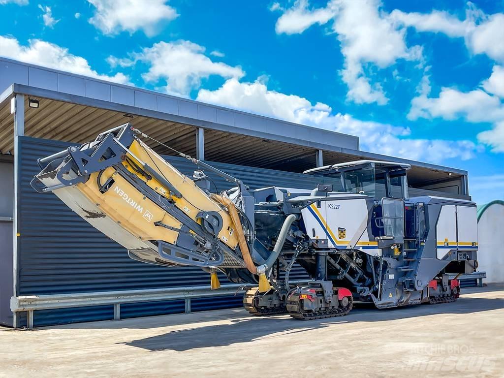 Wirtgen W 220 FI Utilaje asfalt cu freze reci