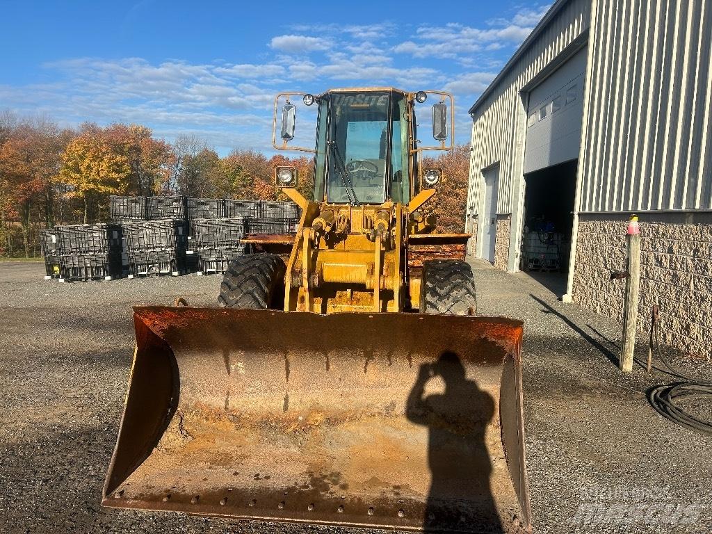 Fiat-Hitachi FR 100 Incarcator pe pneuri