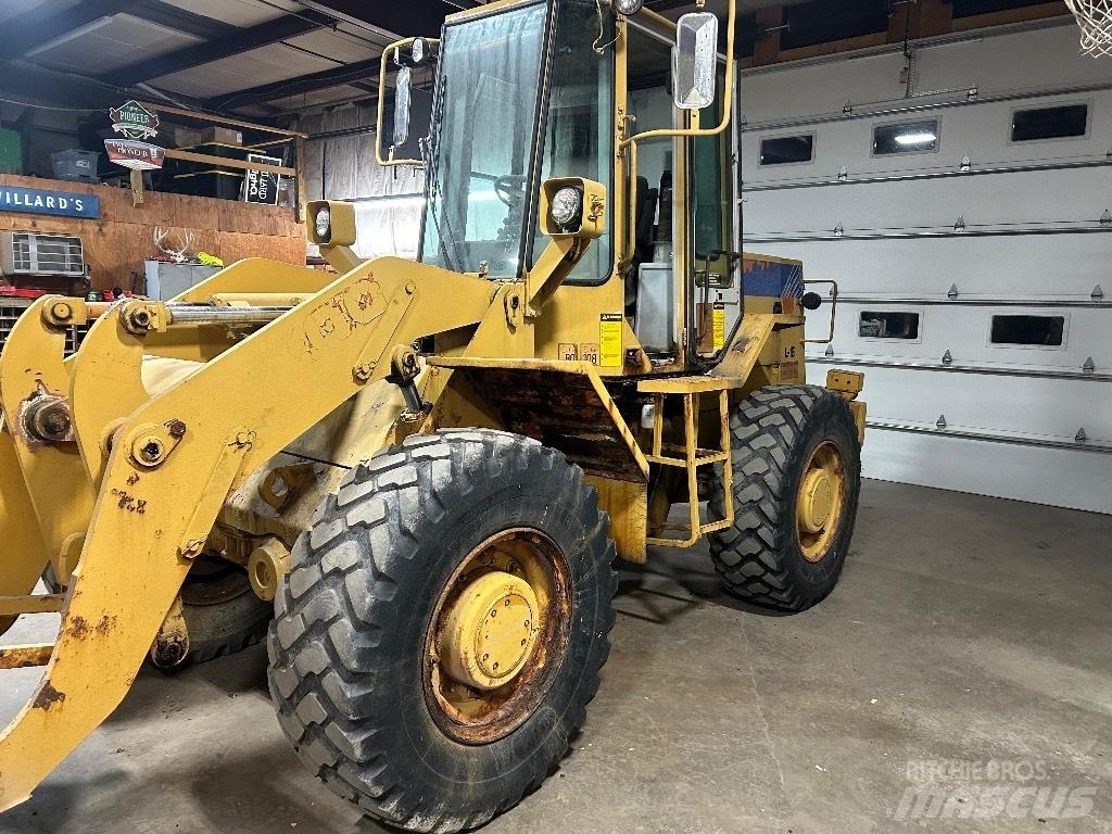 Fiat-Hitachi FR 100 Incarcator pe pneuri