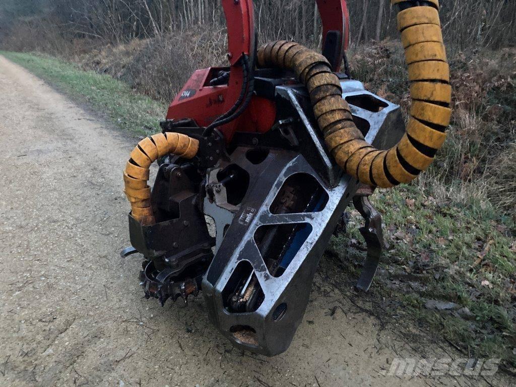 Komatsu C 144 Combine forestiere