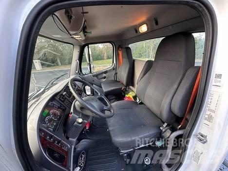 Freightliner M2 Autotractoare