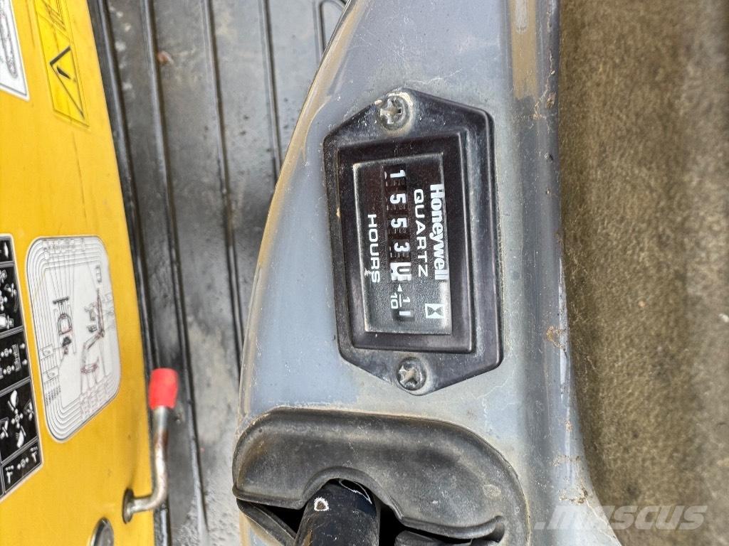 Yanmar SV08 (1C171) Mini excavatoare < 7t