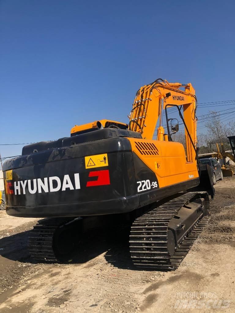 Hyundai 220-9s Excavatoare pe șenile
