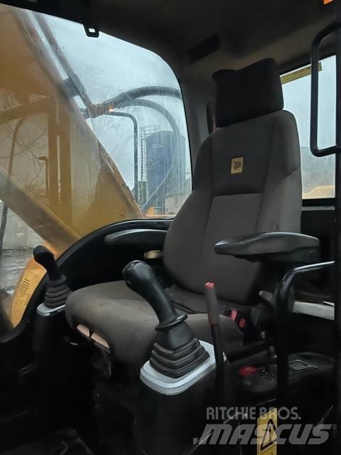 JCB JS 220 LC Excavatoare pe șenile
