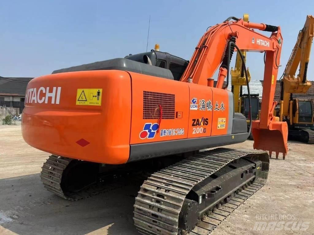 Hitachi ZX 200 Excavatoare pe șenile
