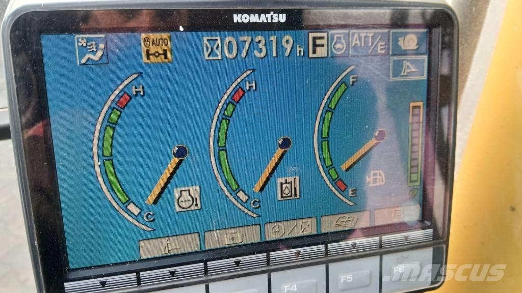 Komatsu PW 148-8 Excavatoare cu roti