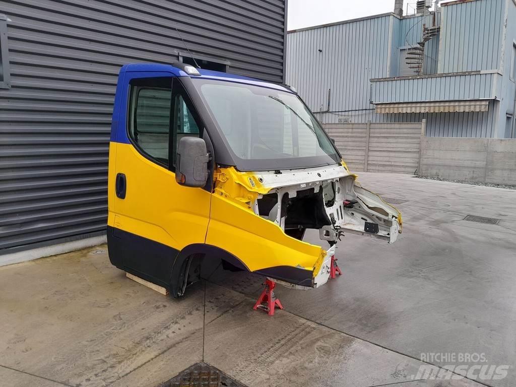 Iveco DAILY Cabine si interior