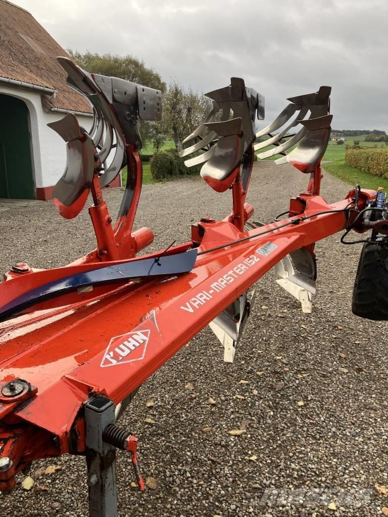 Kuhn Vari-Master 152 Pluguri reversibile