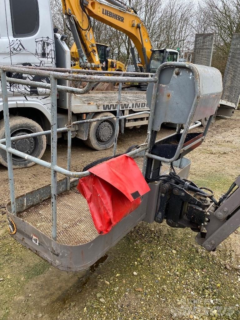 Manitou 180 ATJ Nacele cu brat articulat