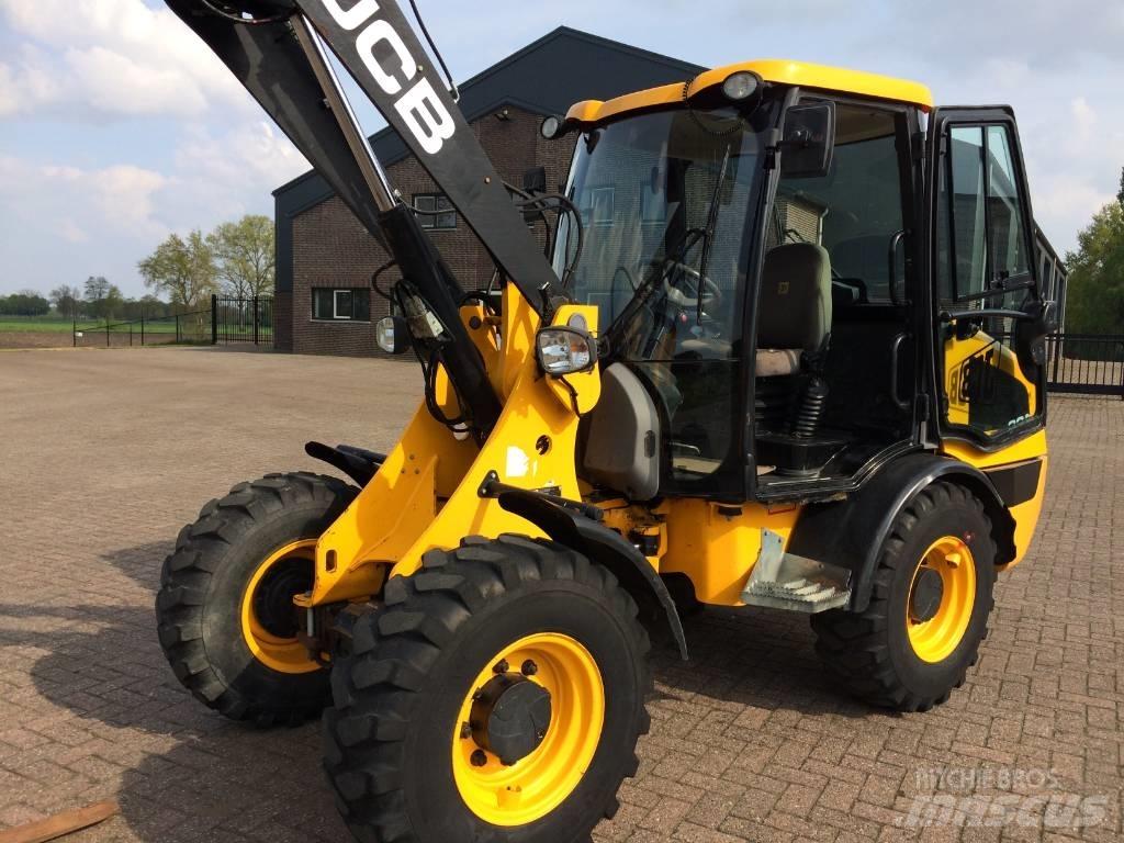 JCB 406 Incarcator pe pneuri