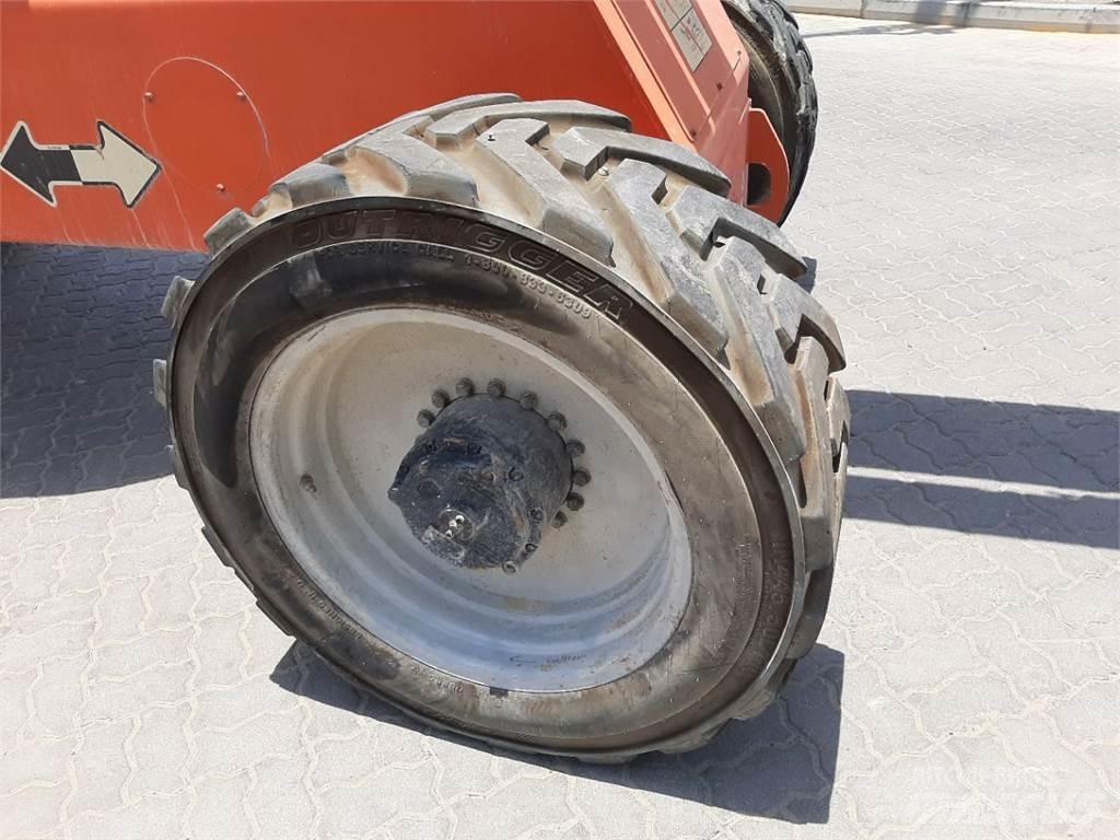 JLG 1350SJP Nacele cu brat telescopic