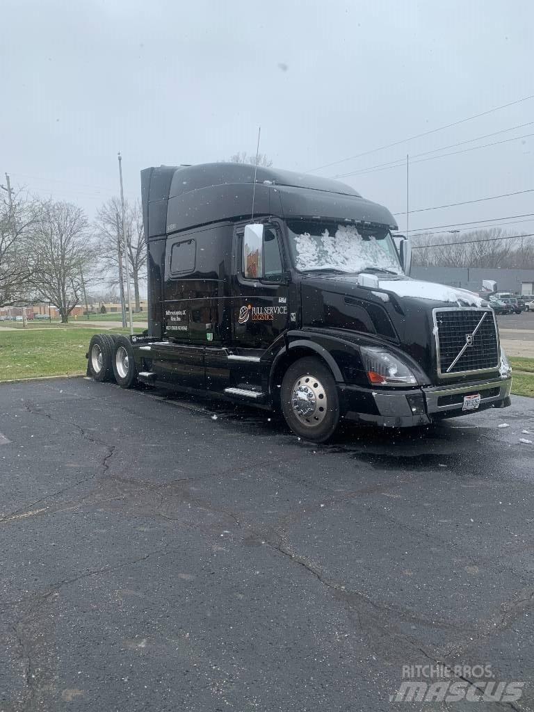 Volvo VNL730 Autotractoare