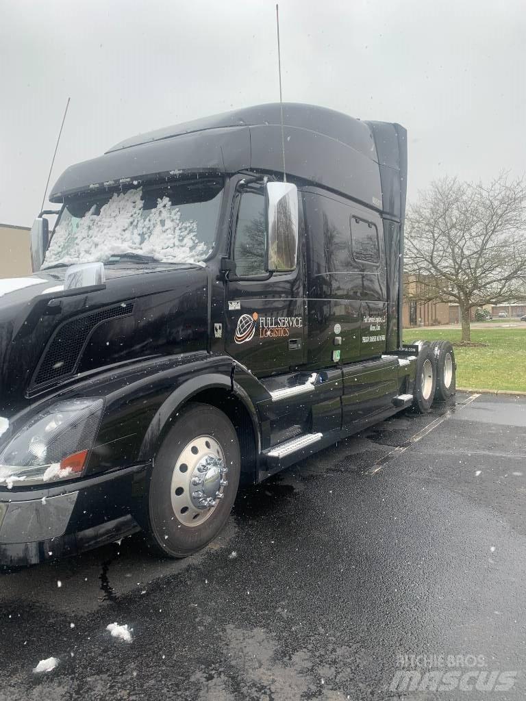 Volvo VNL730 Autotractoare