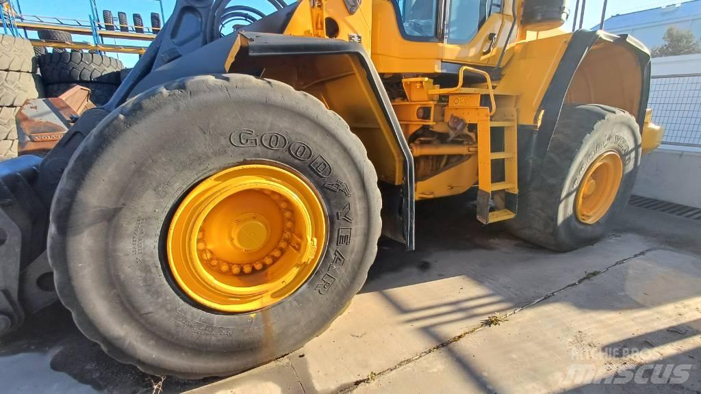Volvo L 180 F Incarcator pe pneuri