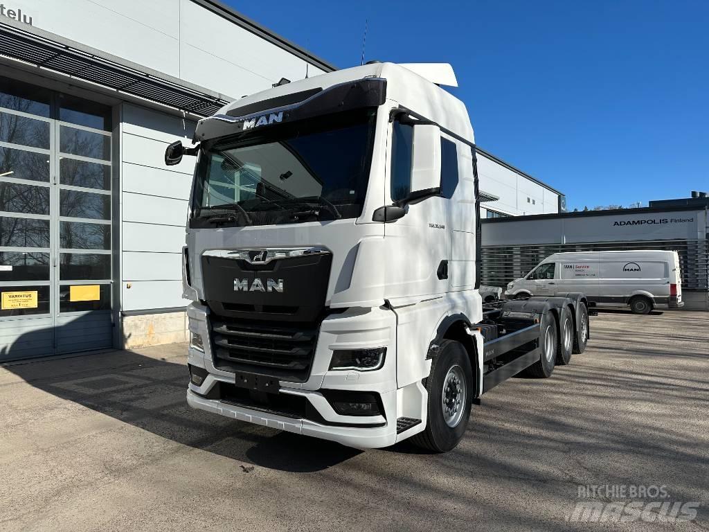 MAN TGX 35.540 8X4-4 Camion cabina sasiu