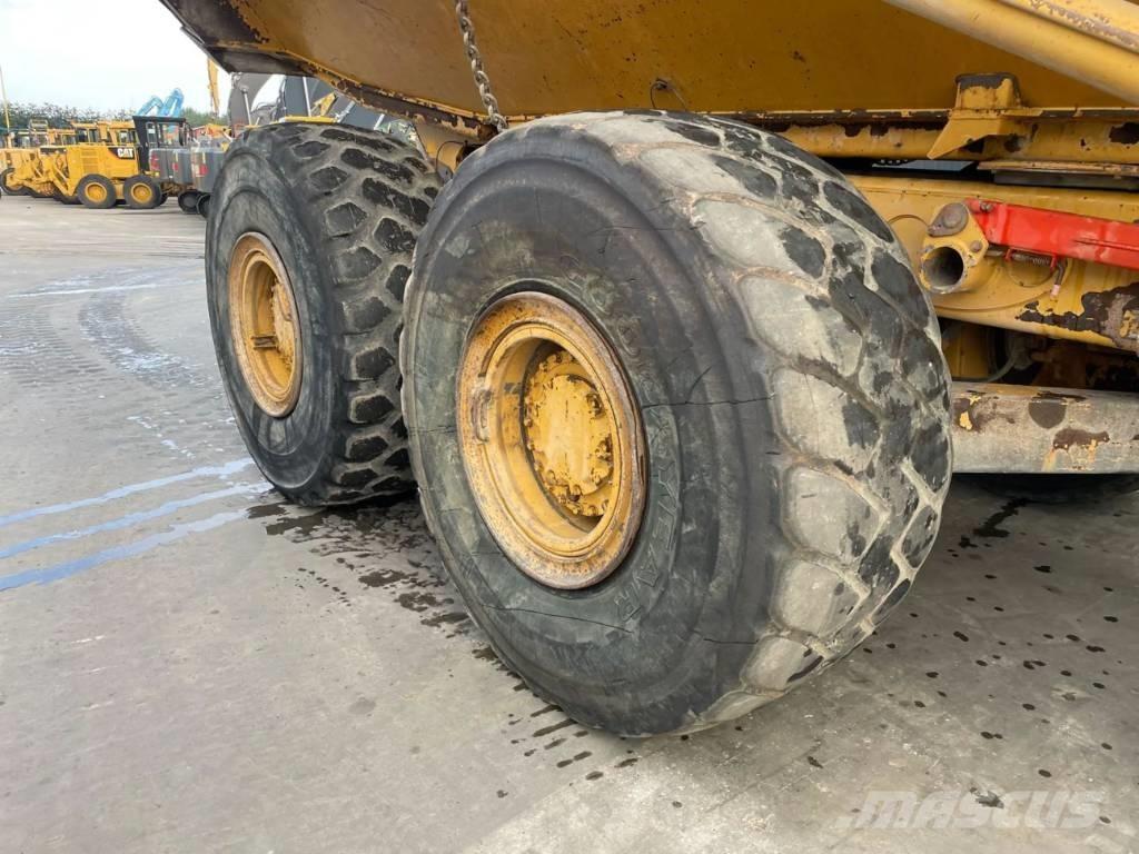 CAT 735 Transportoare articulate