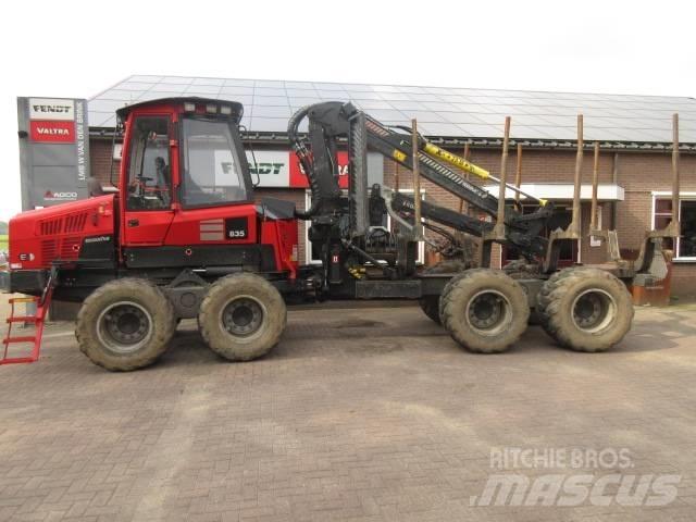 Komatsu 835 Transportoare