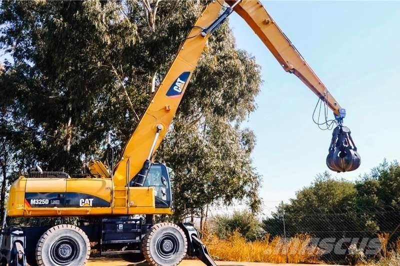 CAT M325 Mini excavatoare < 7t