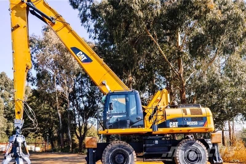 CAT M325 Mini excavatoare < 7t