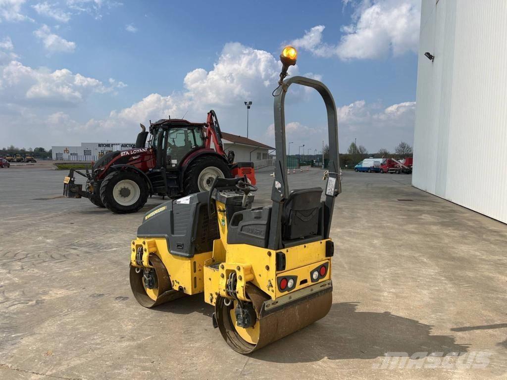 Bomag BW 100 AD M-5 Cilindri compactori dubli